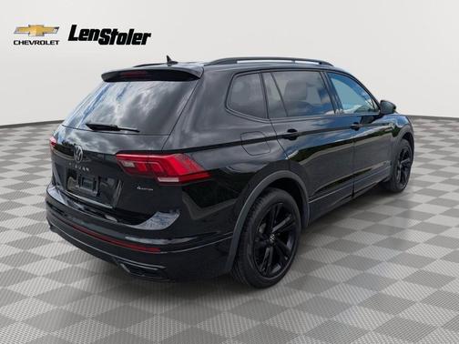 Deep Black Pearl 2023 Volkswagen Tiguan 2.0T SE R-Line Black 4MOTION