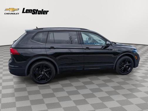 Deep Black Pearl 2023 Volkswagen Tiguan 2.0T SE R-Line Black 4MOTION