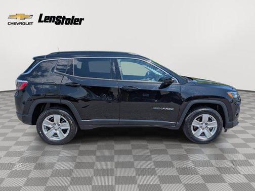 Diamond Black Crystal Pearlcoat 2022 Jeep Compass Latitude