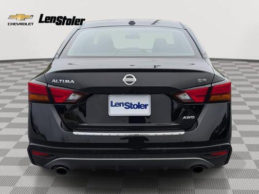 2022 Nissan Altima SR Intelligent AWD