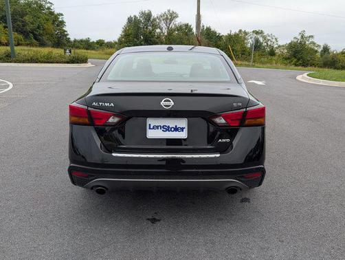 2022 Nissan Altima SR Intelligent AWD