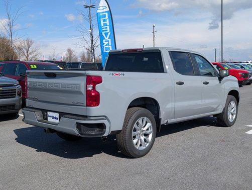 2025 Chevrolet Silverado 1500 Custom