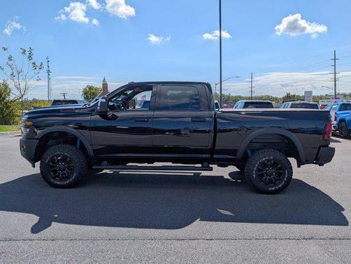 2025 RAM 2500 Tradesman Crew Cab 4x4 6'4' Box