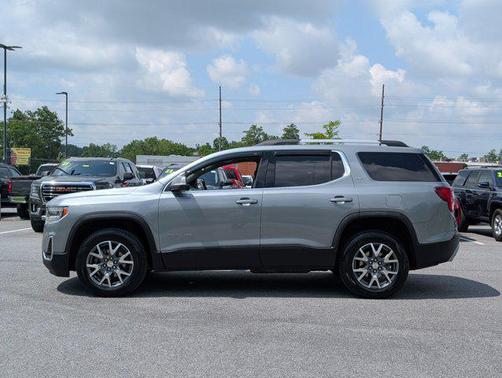 2023 GMC Acadia AWD SLT