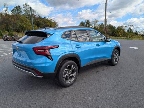 2025 Chevrolet Trax LT