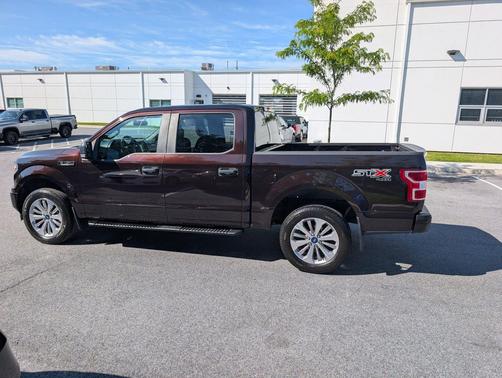 MAGMA RED 2018 Ford F-150 XL