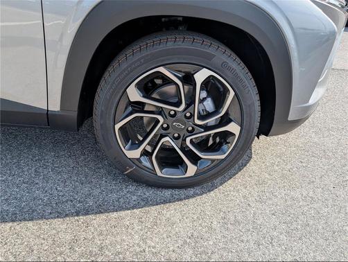 Sterling Gray Metallic 2026 Chevrolet Trax FWD 2RS