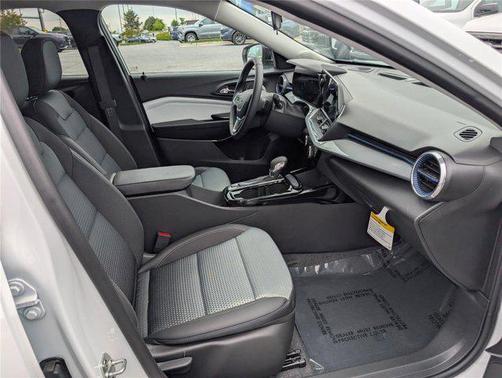 Summit White 2026 Chevrolet Trax LT
