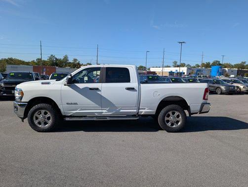 2023 RAM 2500 Big Horn Crew Cab 4x4 6'4' Box