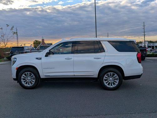 2024 GMC Yukon SLT