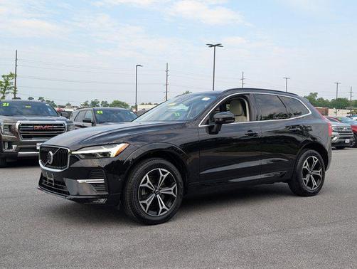 2022 Volvo XC60 B5 Momentum