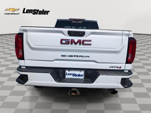 Summit White 2022 GMC Sierra 2500 AT4