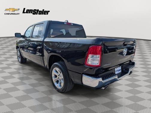 Diamond Black Crystal Pearlcoat 2022 RAM 1500 Big Horn/Lone Star