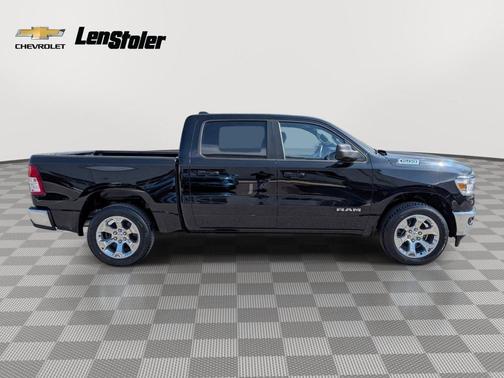 Diamond Black Crystal Pearlcoat 2022 RAM 1500 Big Horn/Lone Star