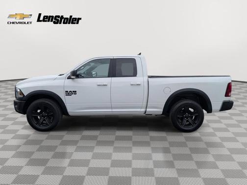 Bright White Clearcoat 2022 RAM 1500 Classic Warlock Quad Cab 4x4 6'4' Box