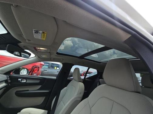 Crystal White 2026 Volvo XC40 B5 Plus