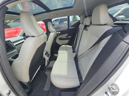 Crystal White 2026 Volvo XC40 B5 Plus