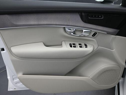 2026 Volvo XC90 B6 Ultra 7-Seater