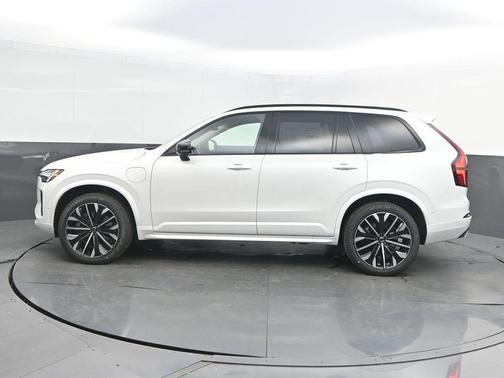 2026 Volvo XC90 Plug-In Hybrid T8 Ultra Dark Theme 7-Seater