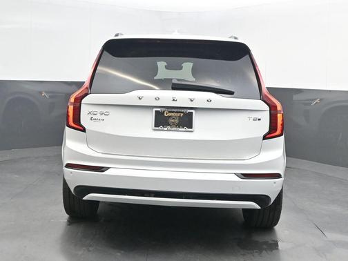 2026 Volvo XC90 Plug-In Hybrid T8 Ultra Dark Theme 7-Seater