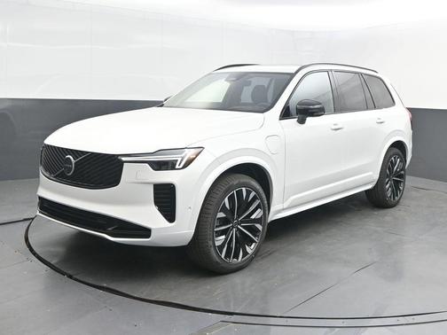 2026 Volvo XC90 Plug-In Hybrid T8 Ultra Dark Theme 7-Seater