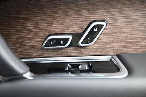 Santorini Black 2025 Land Rover Range Rover P400 SE