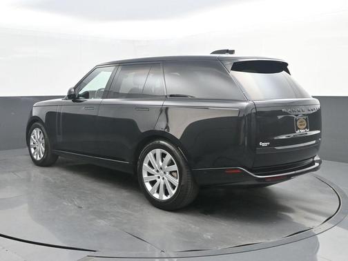 Santorini Black 2025 Land Rover Range Rover P400 SE
