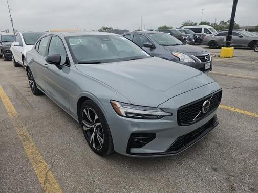 2025 Volvo S60 B5 Plus