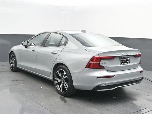 2025 Volvo S60 B5 Plus