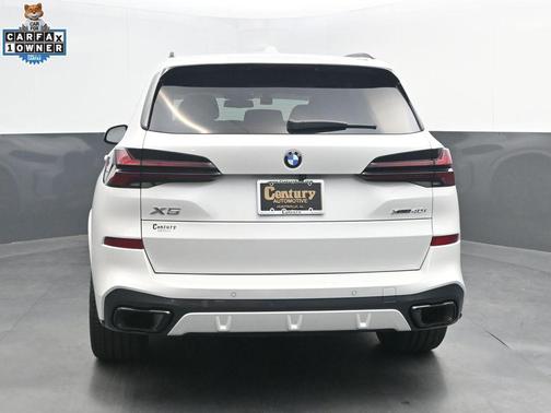 Mineral White Metallic 2024 BMW X5 xDrive40i