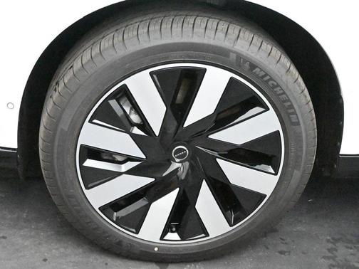 2025 Volvo EX90 Twin Motor Performance Plus