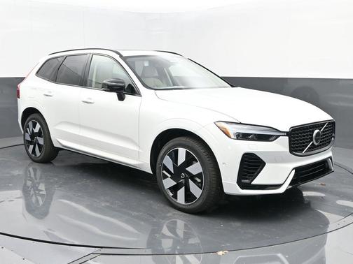 2025 Volvo XC60 Plug-In Hybrid T8 Plus