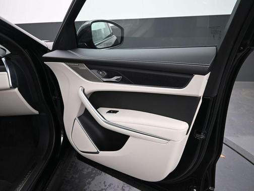 2026 Jaguar F-PACE P250 R-Dynamic S