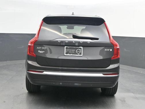 2023 Volvo XC90 B5 Plus