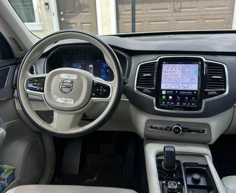 Crystal White Metallic 2023 Volvo XC90 B6 Plus 7-Seater