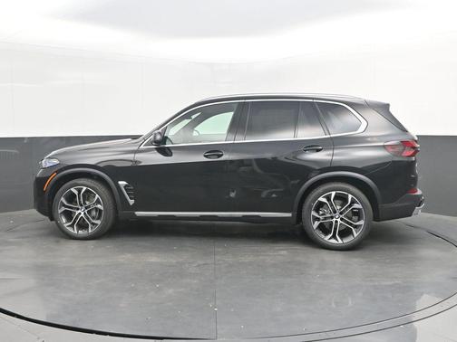 Black Sapphire Metallic 2026 BMW X5 xDrive40i