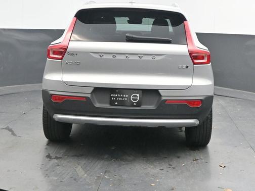 2025 Volvo XC40 B5 Plus Bright Theme