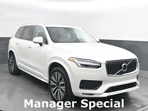 2022 Volvo XC90 T6 Momentum 7 Passenger