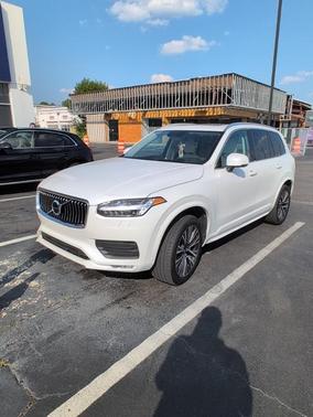 2022 Volvo XC90 T6 Momentum 7 Passenger