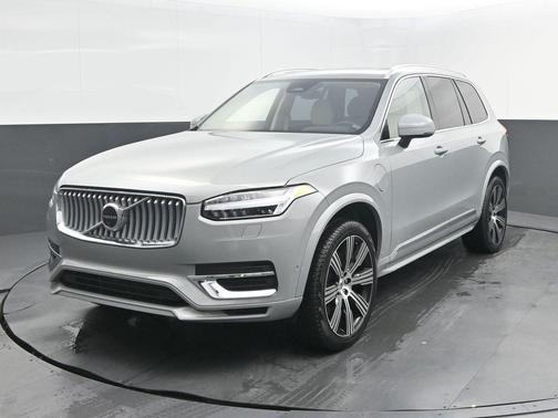 Metallic 2025 Volvo XC90 Plug-In Hybrid T8 Plus 7-Seater