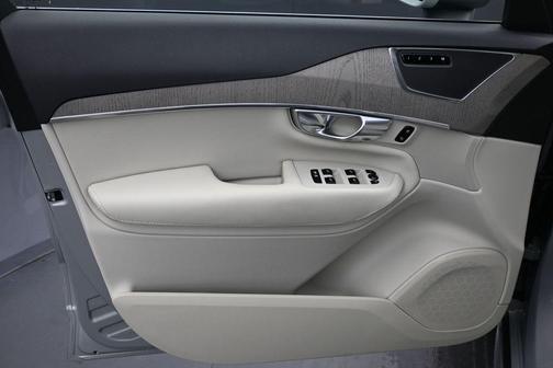 Metallic 2025 Volvo XC90 Plug-In Hybrid T8 Plus 7-Seater