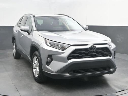 Silver Sky Metallic 2021 Toyota RAV4 XLE