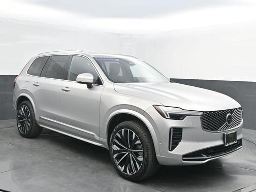 2025 Volvo XC90 B5 Plus