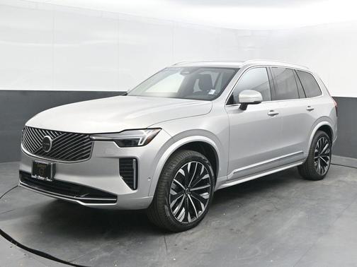 2025 Volvo XC90 B5 Plus