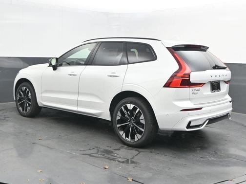 2026 Volvo XC60 B5 Plus
