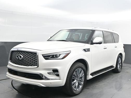 2022 INFINITI QX80 Luxe