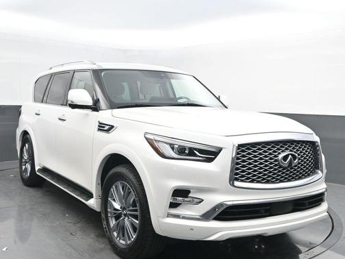 2022 INFINITI QX80 Luxe