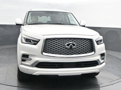 2022 INFINITI QX80 Luxe