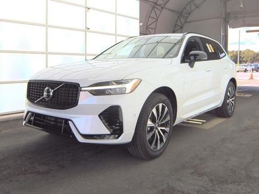 2025 Volvo XC60 B5 AWD Plus