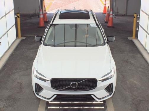 2025 Volvo XC60 B5 AWD Plus